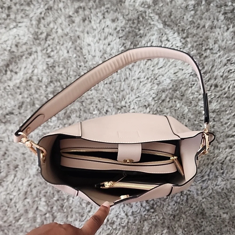 Purse - Picture 3 of 3